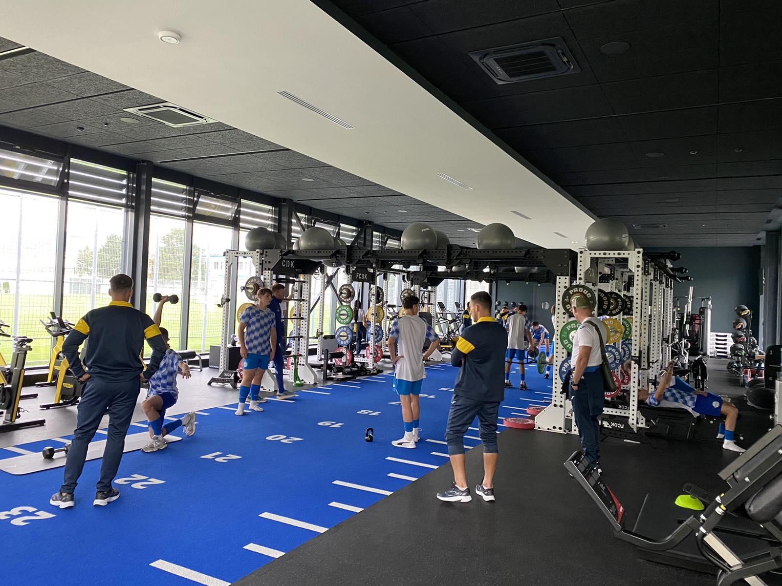 Протягом 14, 15, 16 вересня 2026 року на базі стадіону ФК «Оболонь» пройшла Друга сесія (Перша стаціонарна) навчання тренерів за програмою «В-фітнес» - диплому УЄФА. 